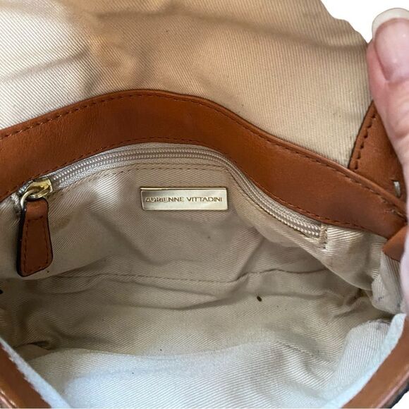 👍🥳 Adrienne Vittadni Womens Brown Inner Zipper Pockets Casual Crossbody Bag - Picture 10 of 10